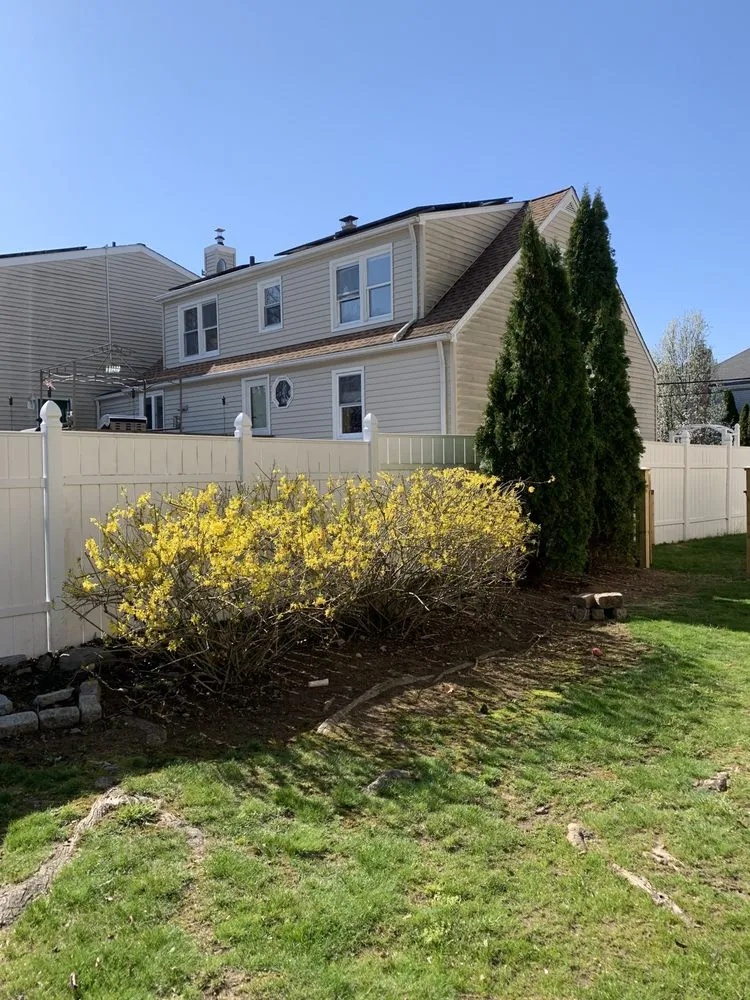 Professional yard maintenance in Fairfield, CT - Henry Rodriguez LLC