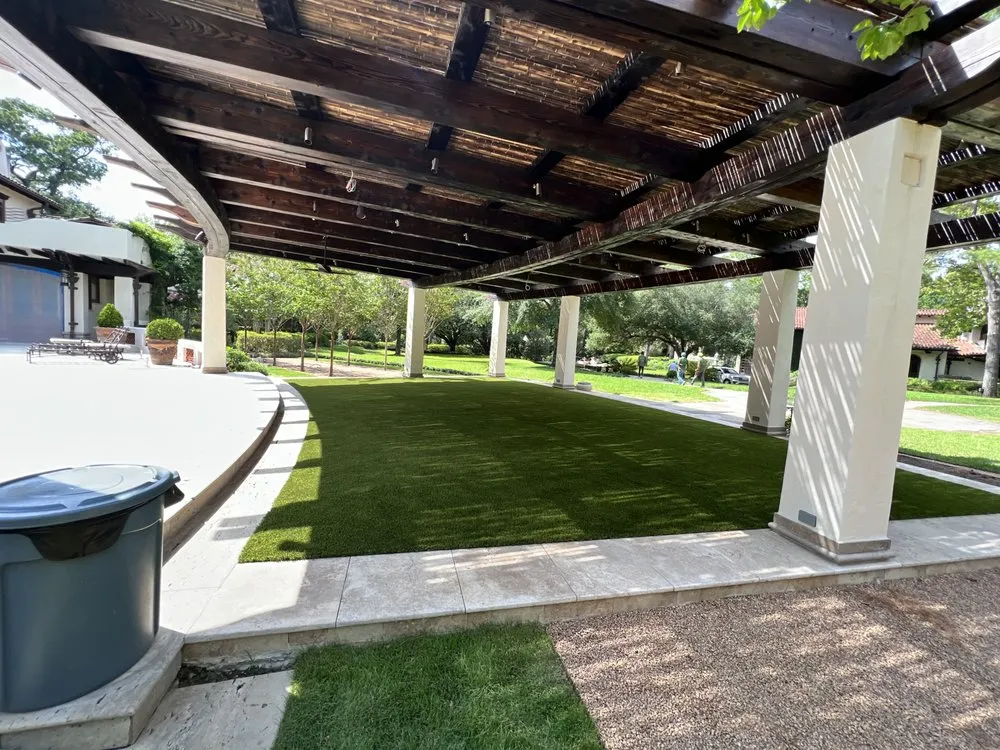 Top-rated landscape installation experts serving Cleveland, TX - Henry’s Houston Greens