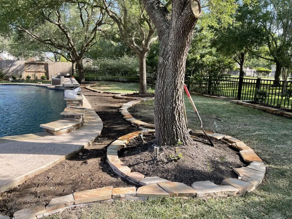 Top-rated lawn mowing service in Cleveland, TX by Henry’s Houston Greens