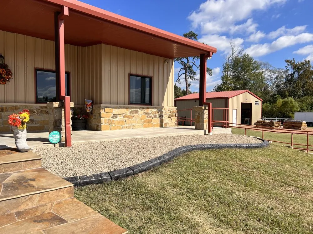 Trusted lawn mowing service in Cleveland, TX - Henry’s Houston Greens