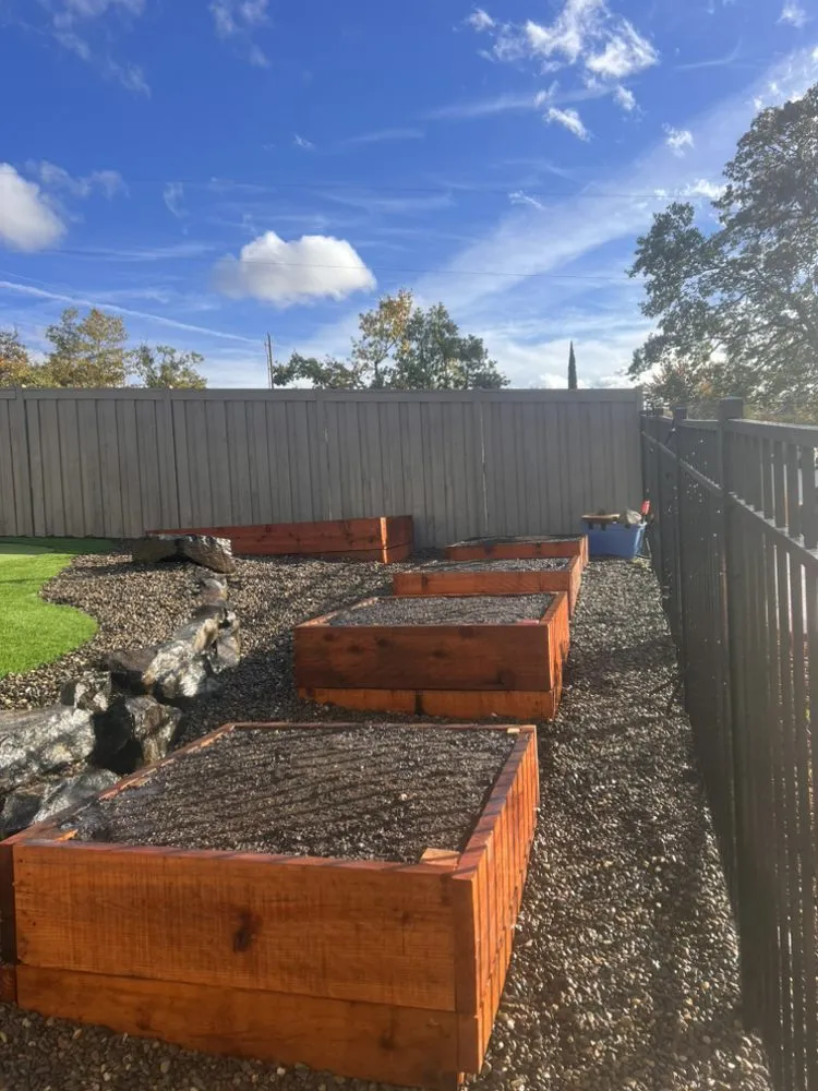 Top-rated lawn mowing service in Medford, OR - Henry’s Landscape