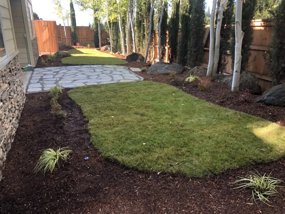 Custom lawn care service near you in Medford, OR by Henry’s Landscape