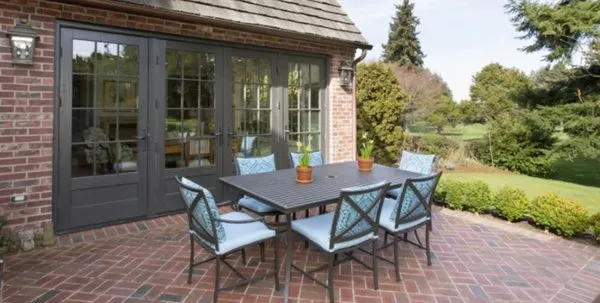 Henry’s Landscaping Logo