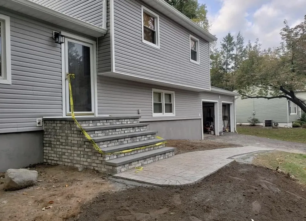 Custom yard cleanup service for beautiful yards in Livingston, NJ by Henry's