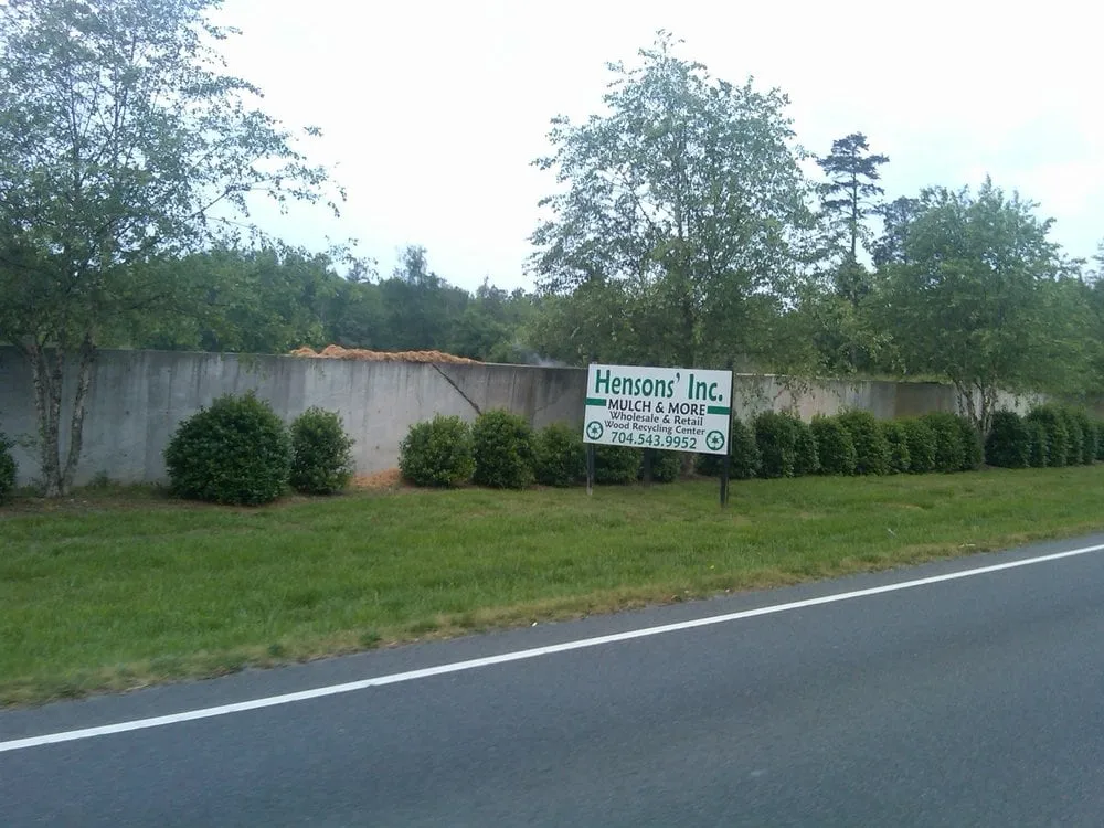 Reliable yard cleanup service experts serving Pineville, NC - Hensons' Inc. Mulch & More