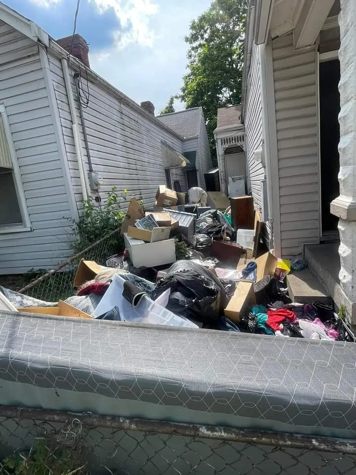 Affordable landscape design for homes in Louisville, KY by Her Gardenia Lawn Care Service