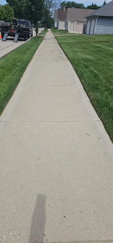 Local yard maintenance in Waukesha, WI - Heraldo Landscaping Services