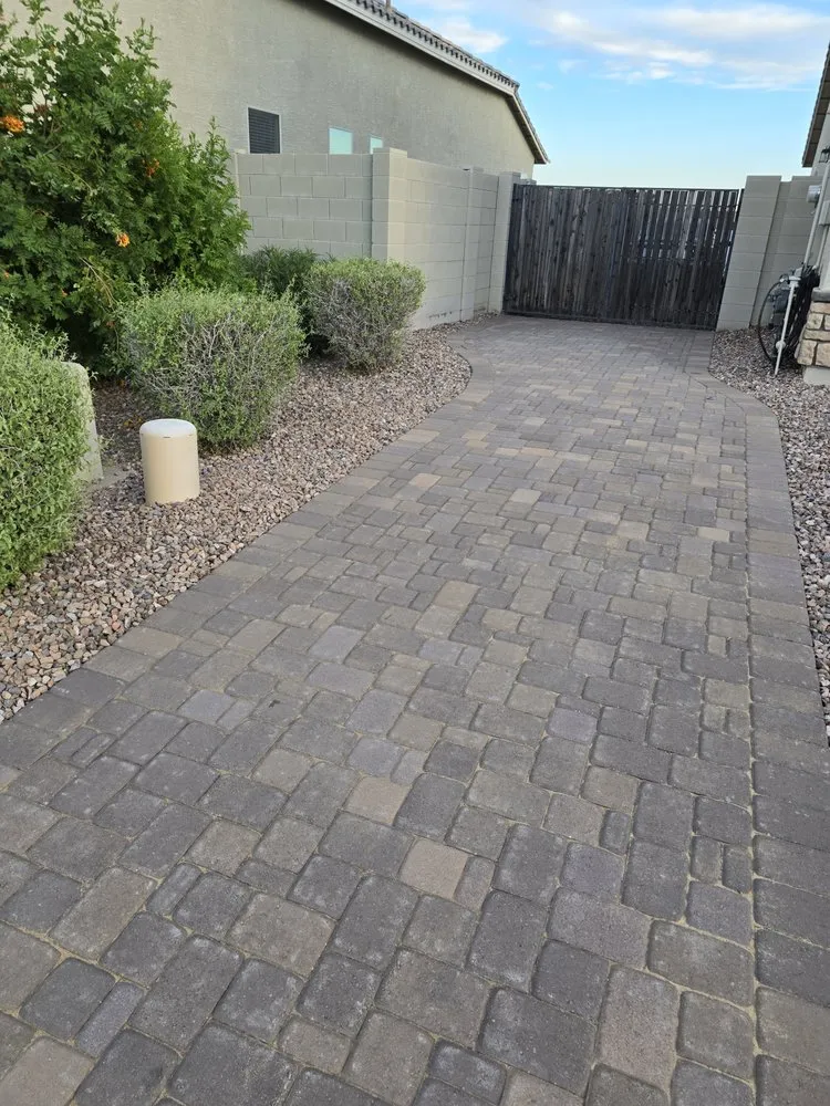 Local yard maintenance for beautiful yards across Phoenix, AZ - Herascape Solutions
