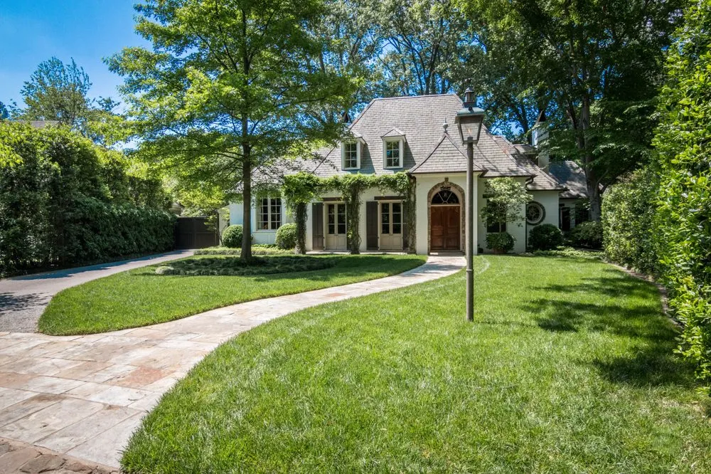 Reliable outdoor landscaping for year-round maintenance in Memphis, TN by Herbi-Systems