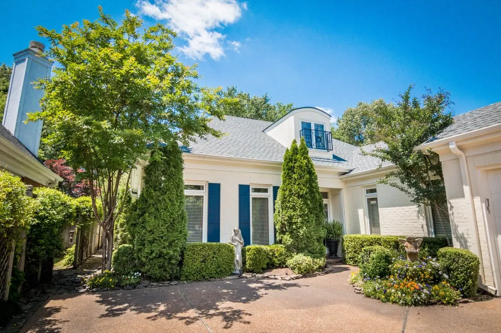 Trusted lawn mowing service experts serving Memphis, TN - Herbi-Systems