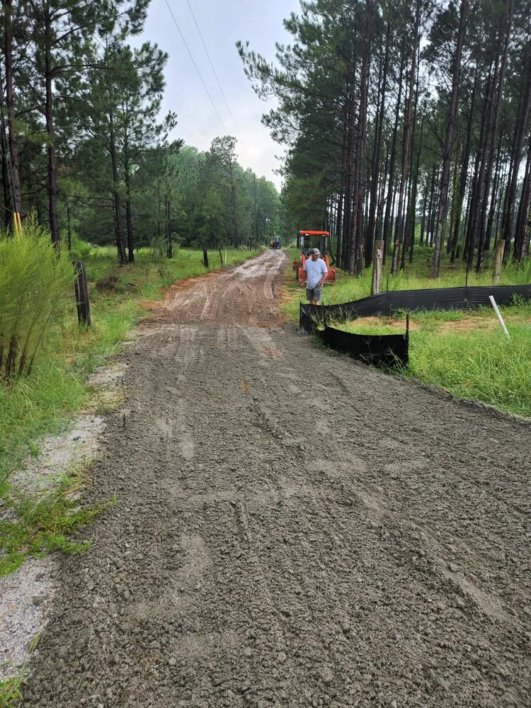 Local yard cleanup service experts serving Pelion, SC - Hereford and Son