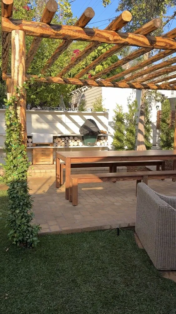 Custom lawn mowing service experts serving Los Angeles, CA - Herencia Landscaping