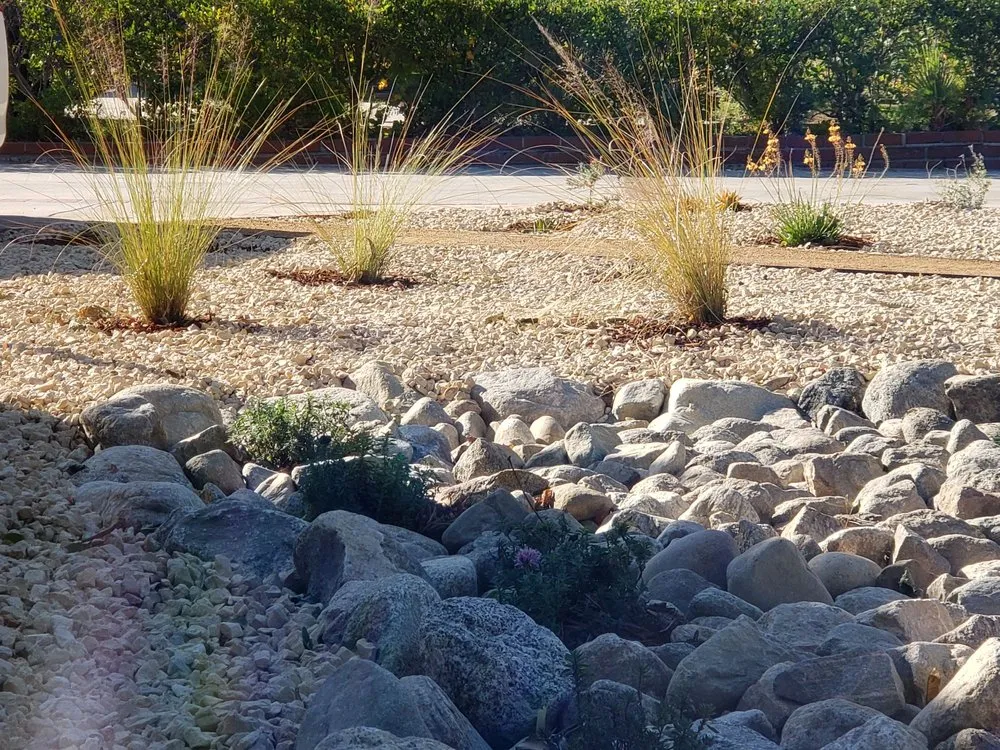 Local outdoor landscaping experts serving Los Angeles, CA - Herencia Landscaping