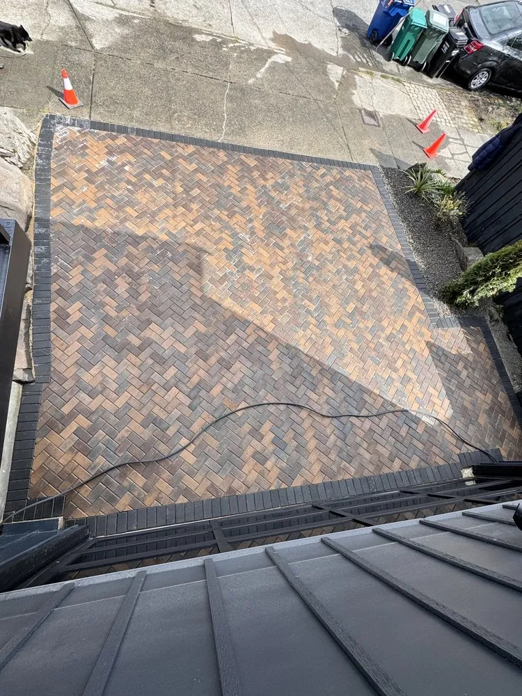 Top-rated lawn care service near you in Seattle, WA by Hergom Landscaping