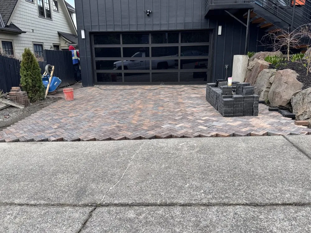 Expert garden landscaping experts serving Seattle, WA - Hergom Landscaping