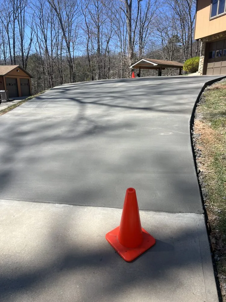 Expert yard cleanup service in Franklin, NC - Heriberto’s Complete Service’s