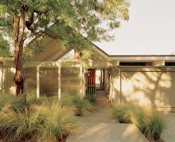 Custom outdoor landscaping experts serving Novato, CA - Heritage Landscapes