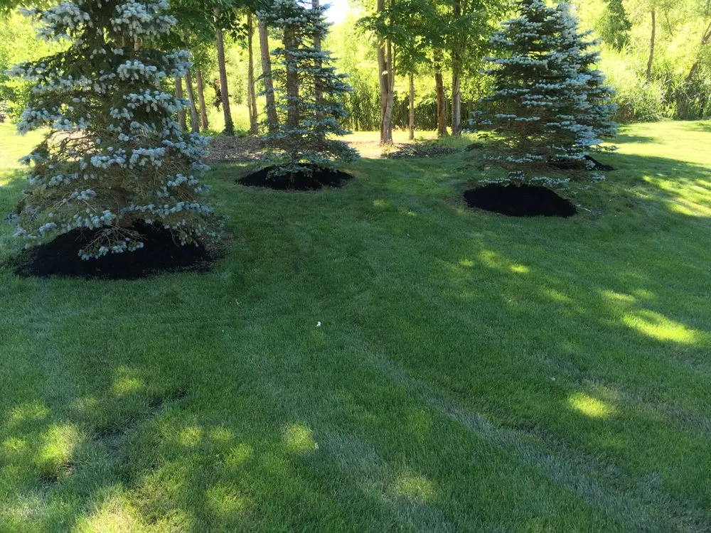 Top-rated landscape design for beautiful yards in Middlefield, OH by Heritage Landscaping and Fencing Company, LLC