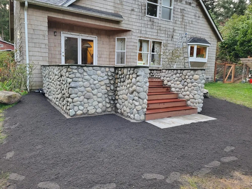 Top-rated outdoor landscaping with custom design across Poulsbo, WA - Heritage Landscaping Fence & Deck