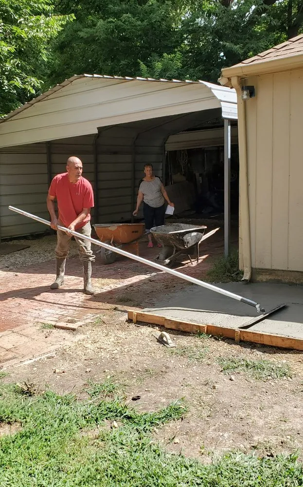 Top-rated lawn mowing service in Topeka, KS - Heritage Lawn Care