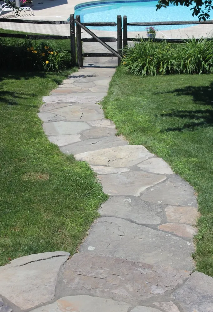 Custom outdoor landscaping in Epsom, NH - Heritage Stoneworks
