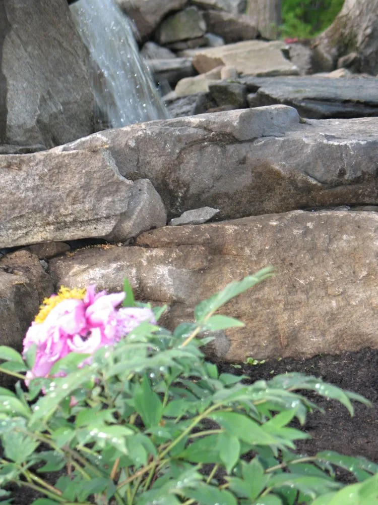 Affordable yard maintenance in Epsom, NH by Heritage Stoneworks