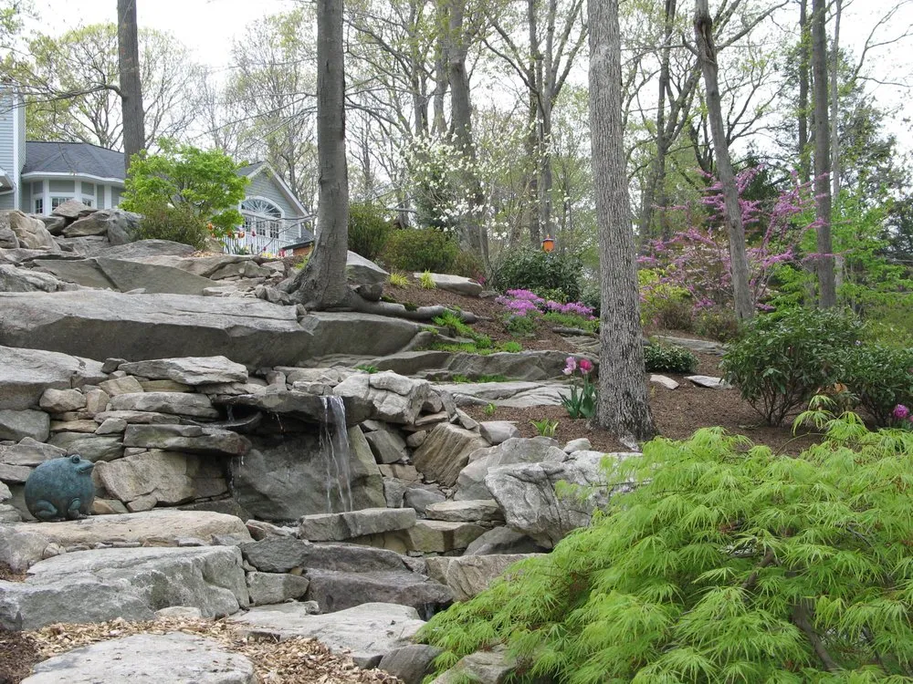 Professional lawn care service in Epsom, NH by Heritage Stoneworks