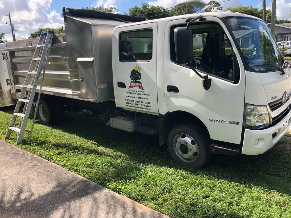 Trusted yard maintenance with custom design in Lake Worth, FL by Herlindo's Empire