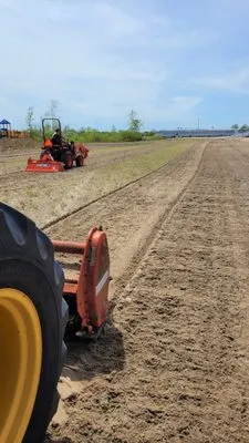 Hermann Lindau & Son Sodding Seeding Logo