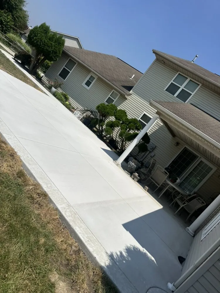 Trusted garden landscaping for residential properties in Toledo, OH by Hermanos Concrete