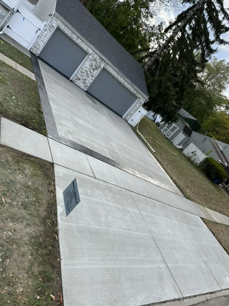 Professional residential landscaping in Toledo, OH by Hermanos Concrete