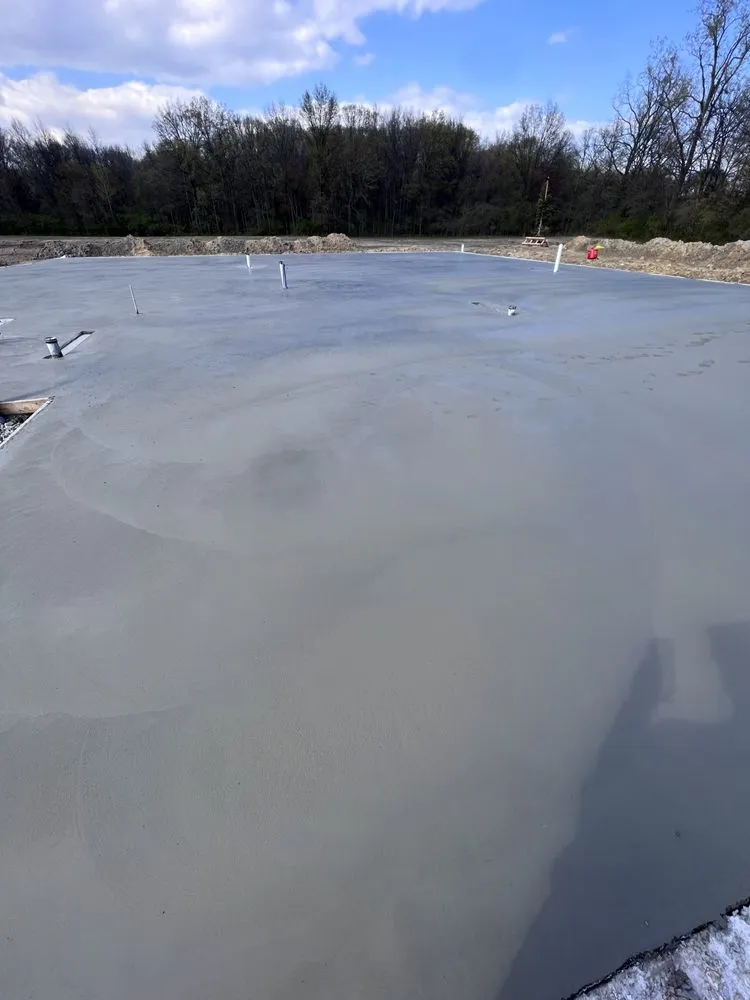 Expert outdoor landscaping experts serving Toledo, OH - Hermanos Concrete