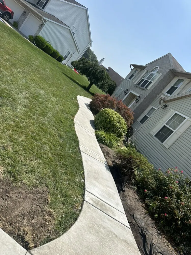 Trusted lawn care service experts serving Toledo, OH - Hermanos Concrete