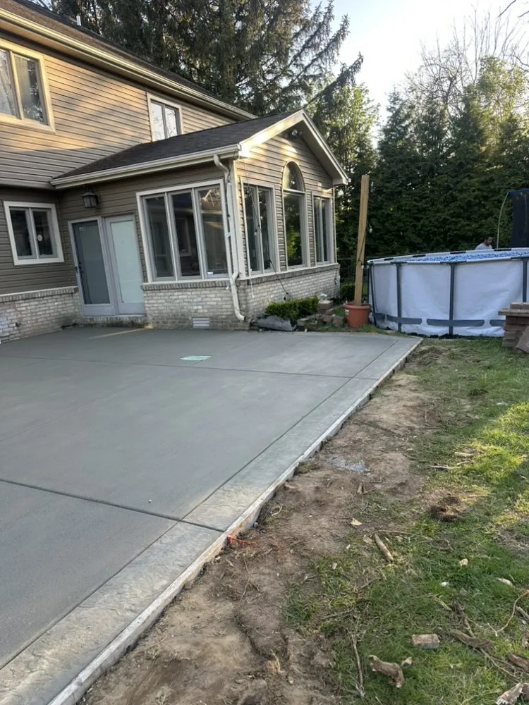 Trusted yard cleanup service experts serving Toledo, OH - Hermanos Concrete