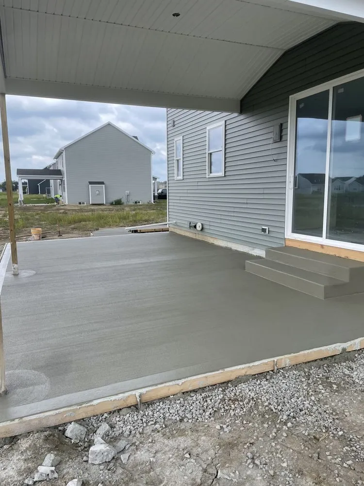 Top-rated landscape installation with custom design across Toledo, OH - Hermanos Concrete