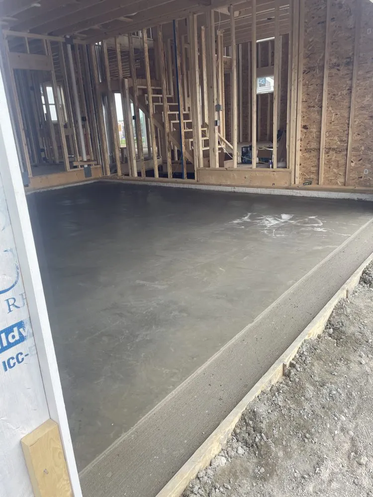 Professional garden landscaping in Toledo, OH - Hermanos Concrete