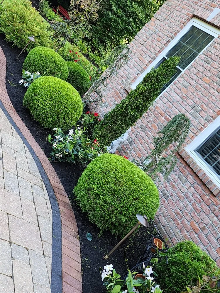 Professional garden landscaping experts serving Providence, RI - Herminio A estrada landscaping
