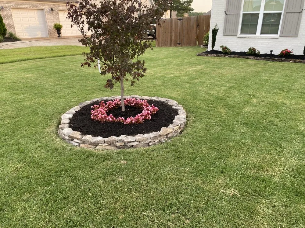 Custom outdoor landscaping for year-round maintenance in Memphis, TN by Hermosa Landscapes