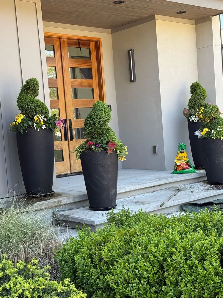 Affordable lawn mowing service experts serving Trinity, NC - Hernandez ASSOC. Landscaping