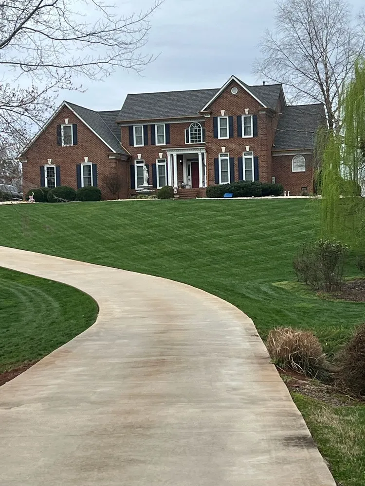 Expert residential landscaping for year-round maintenance across Trinity, NC - Hernandez ASSOC. Landscaping