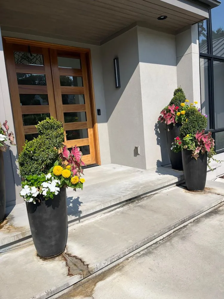 Professional outdoor landscaping in Trinity, NC by Hernandez ASSOC. Landscaping