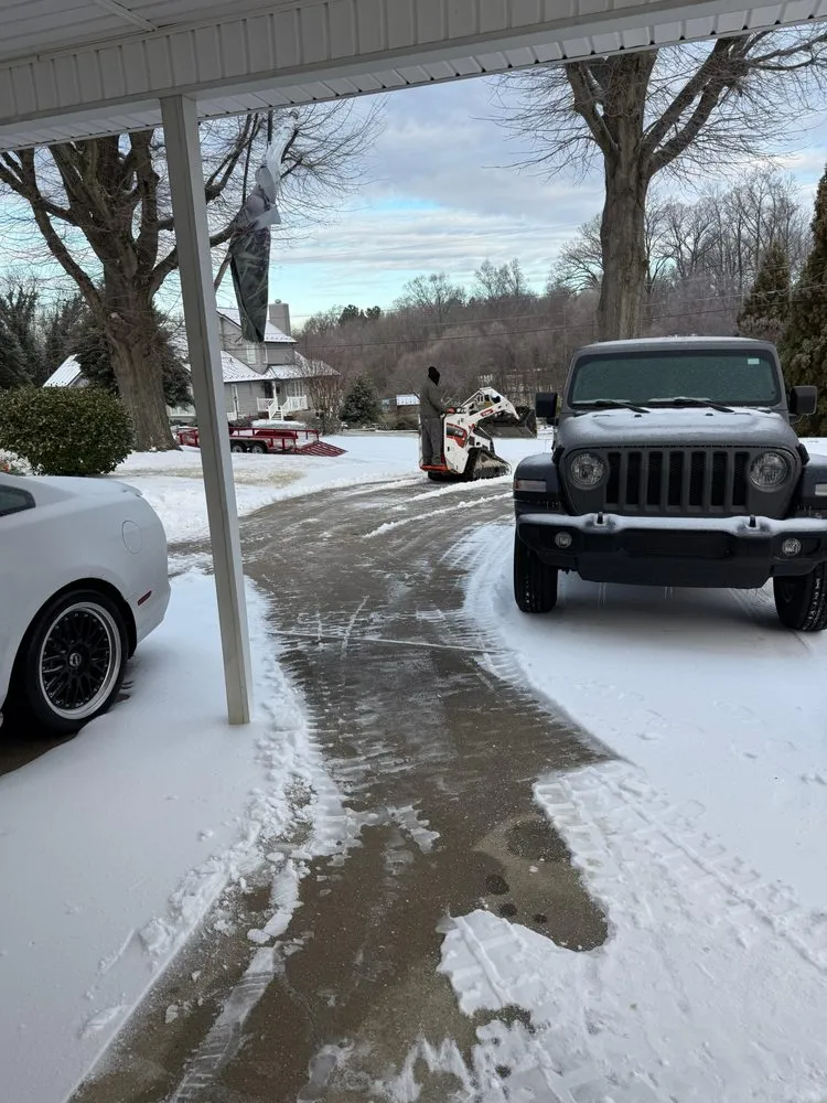 Custom yard cleanup service in Trinity, NC - Hernandez ASSOC. Landscaping