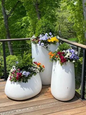 Hernandez ASSOC. Landscaping Logo