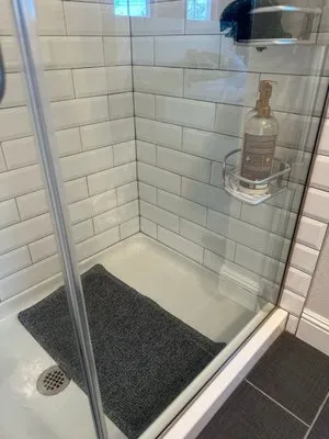 Hernandez Clean Servicio Logo