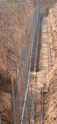 Hernandez Construction & Landscaping Logo