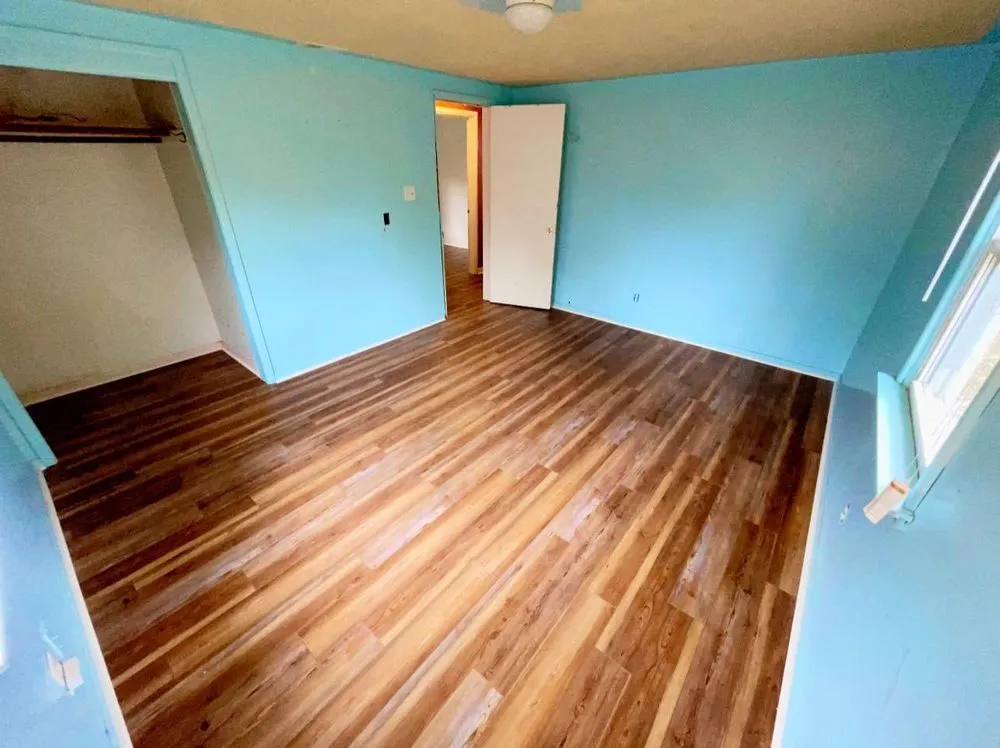 Local yard cleanup service in Indianapolis, IN by Hernandez Handy Services