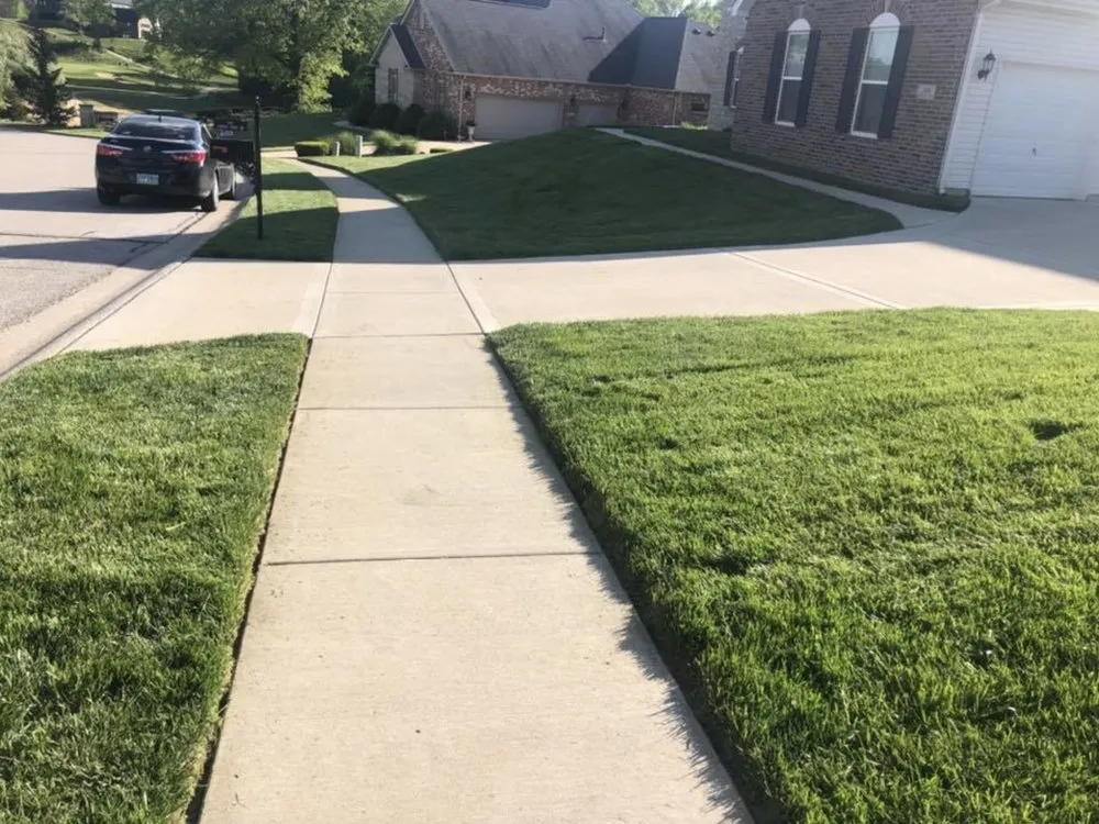 Trusted outdoor landscaping for homes in Collinsville, IL by Hernandez home improvements