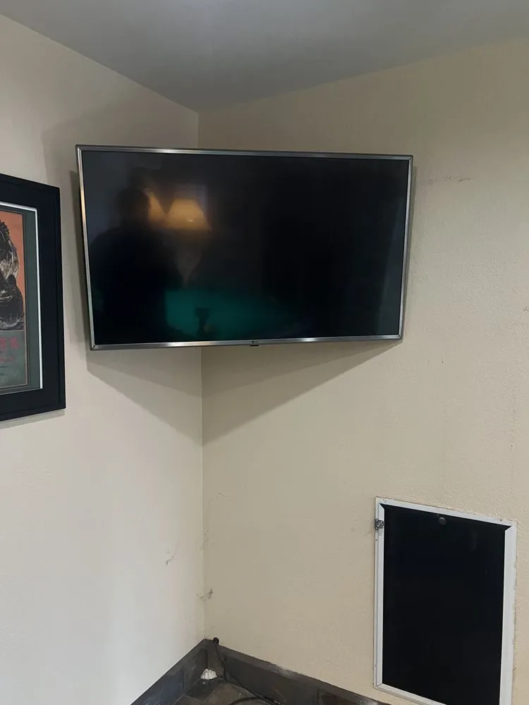 Affordable lawn mowing service for year-round maintenance across La Habra, CA - Hernandez Home Services