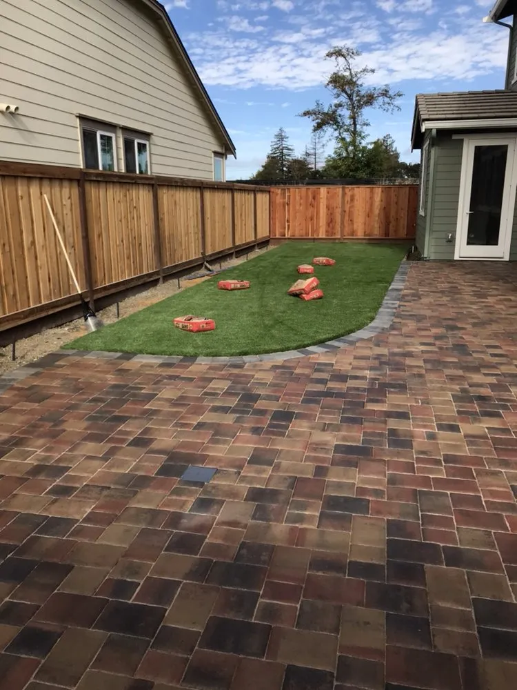 Reliable residential landscaping in San Mateo, CA by Hernandez Landscape & Construction