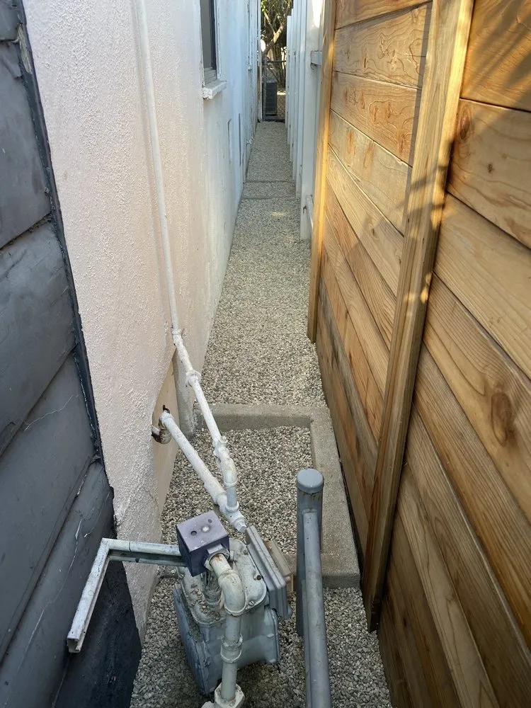 Reliable lawn care service in Los Angeles, CA - Hernandez Landscape